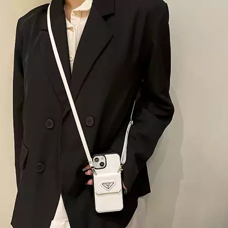 プラダ アイフォン17 ショルダー レザー ケース