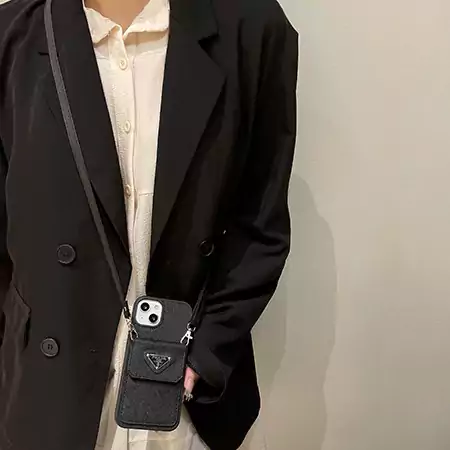 プラダ アイフォン17 ショルダー レザー ケース