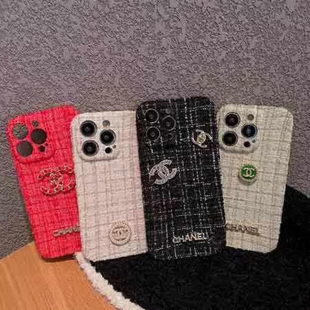 Chanel iPhone17 Pro ケース 金属ロゴ付き