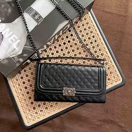 Chanel iPhone17ProMax 手帳型ケース