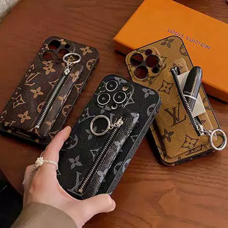 Vuitton iPhone17 ケース背面にカード入れ付き