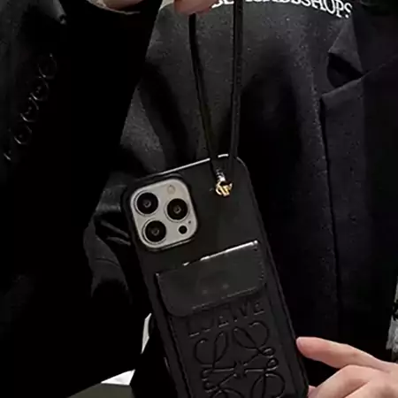 ロエベ iPhone17 エンボスレザーケース