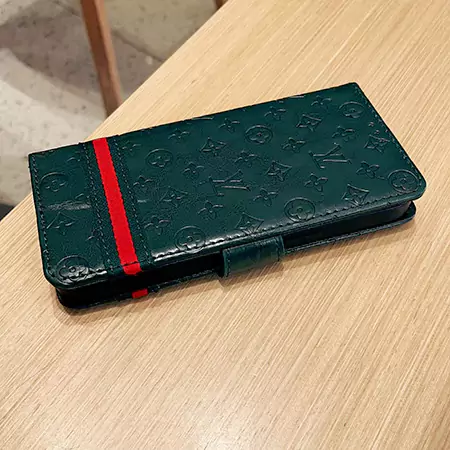 LV iPhone17 Pro Max ケース ロゴ型押しレザー