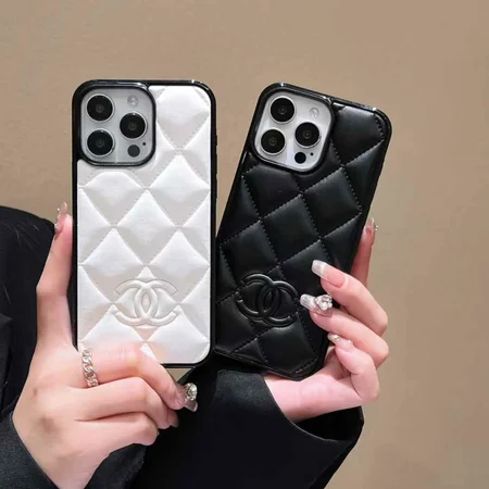 シャネル iPhone17 キルティングレザーケース
