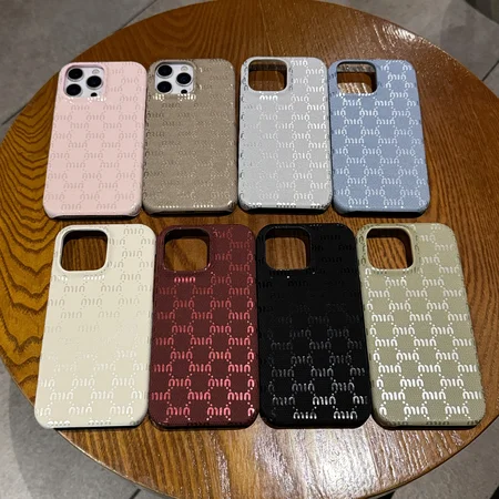 ミュウミュウ iPhone17 Pro スリムケース レザー調