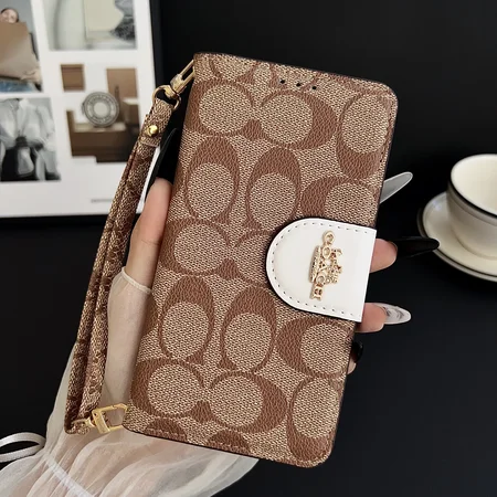 Coach iPhone17 手帳型ケース