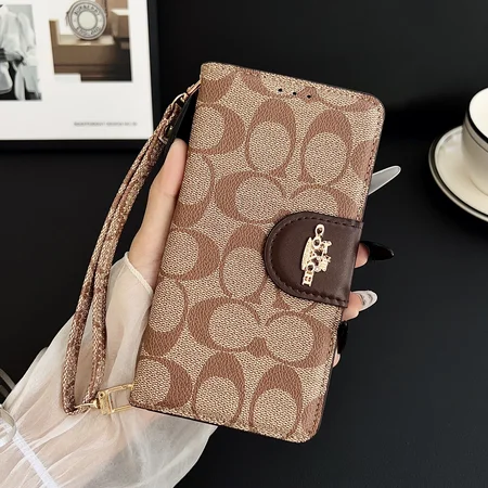 Coach iPhone17 手帳型ケース