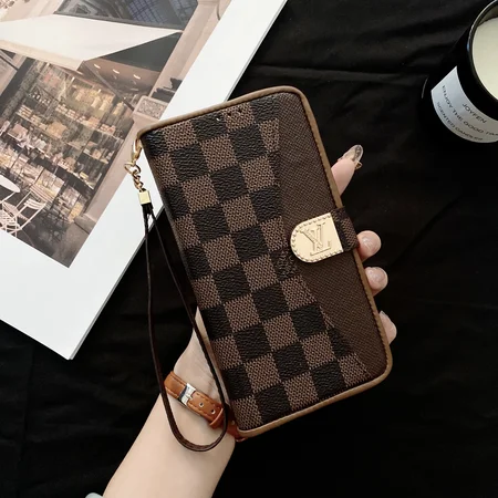 LV iPhone17 手帳型ケース