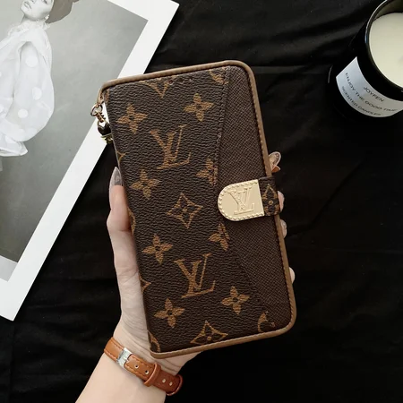 LV iPhone17 手帳型ケース