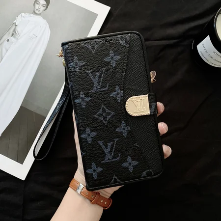 LV iPhone17 手帳型ケース