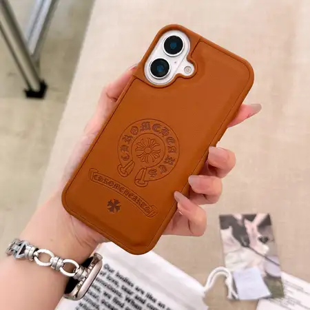 クロムハーツ iPhone17pro max ケース 型押しロゴ