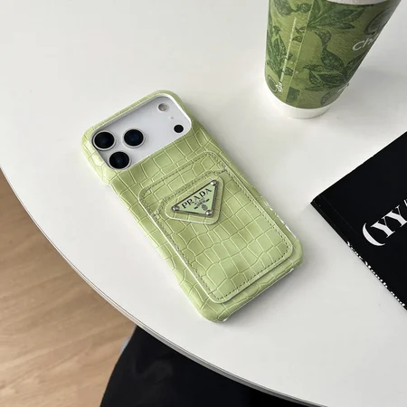 プラダ iPhone17 ケース ワニ柄 レザー