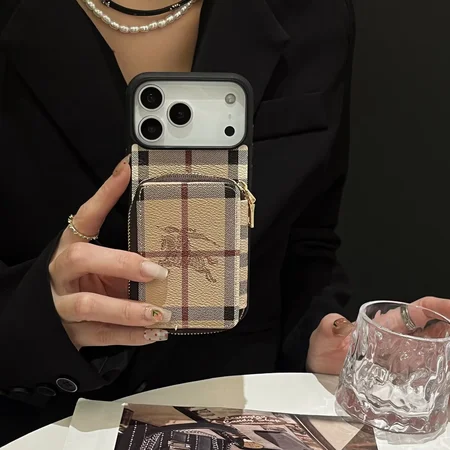 LV iPhone17pro ケース 背面ファスナーポケット