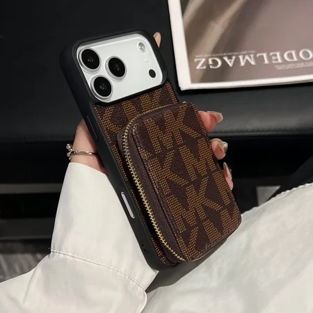 マイケルコース iPhone17 ケース ファスナーポケット付き