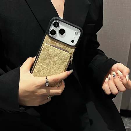 コーチ iPhone17 ケース ファスナーポケット付き